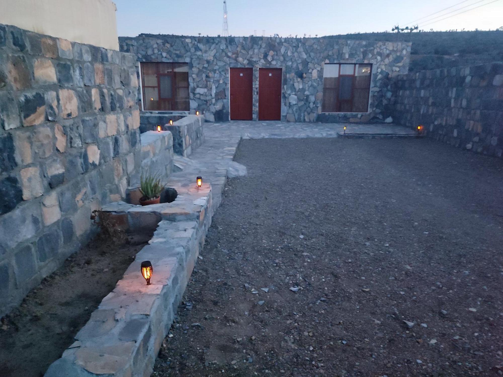 Stone rest house jebel shams Al Ḩamrāʼ Buitenkant foto